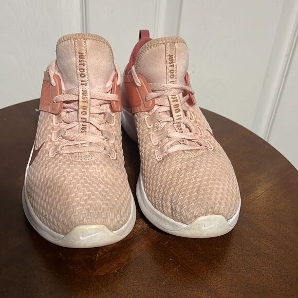 🔥🔥 NIKE AIR MAX Bella TR2 Training Running Shoes - Great Condition - Women 7.5 - Picture 3 of 8